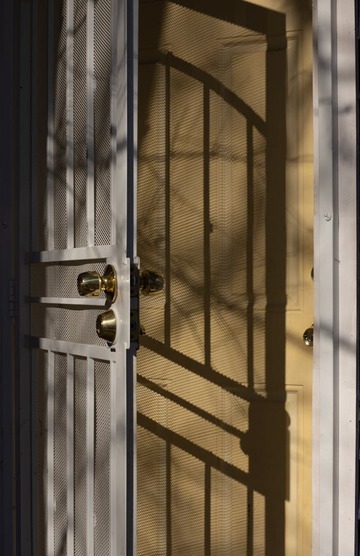 Les avantages des portes métalliques sur les portes en bois ou en plastique