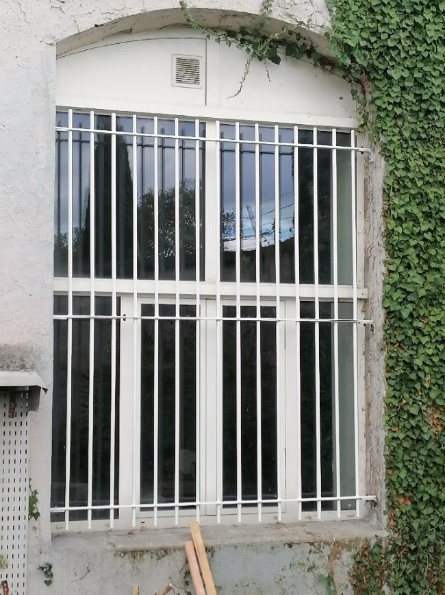 BARREAUDAGE DE FENETRE