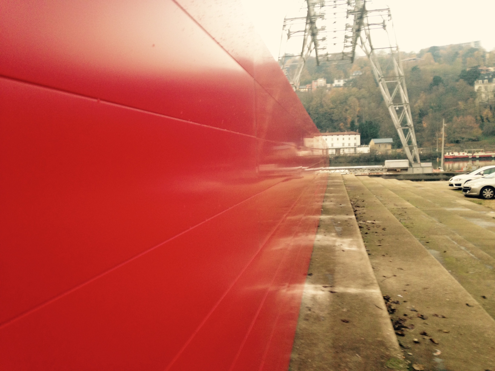 Bardage en tôles lisses et U de coiffe