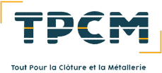 Logo TPCM stylisé bleu foncé et orange. Acronyme de "Tout Pour la Clôture et la Métallerie", spécialiste en solutions de clôtures et métallerie.