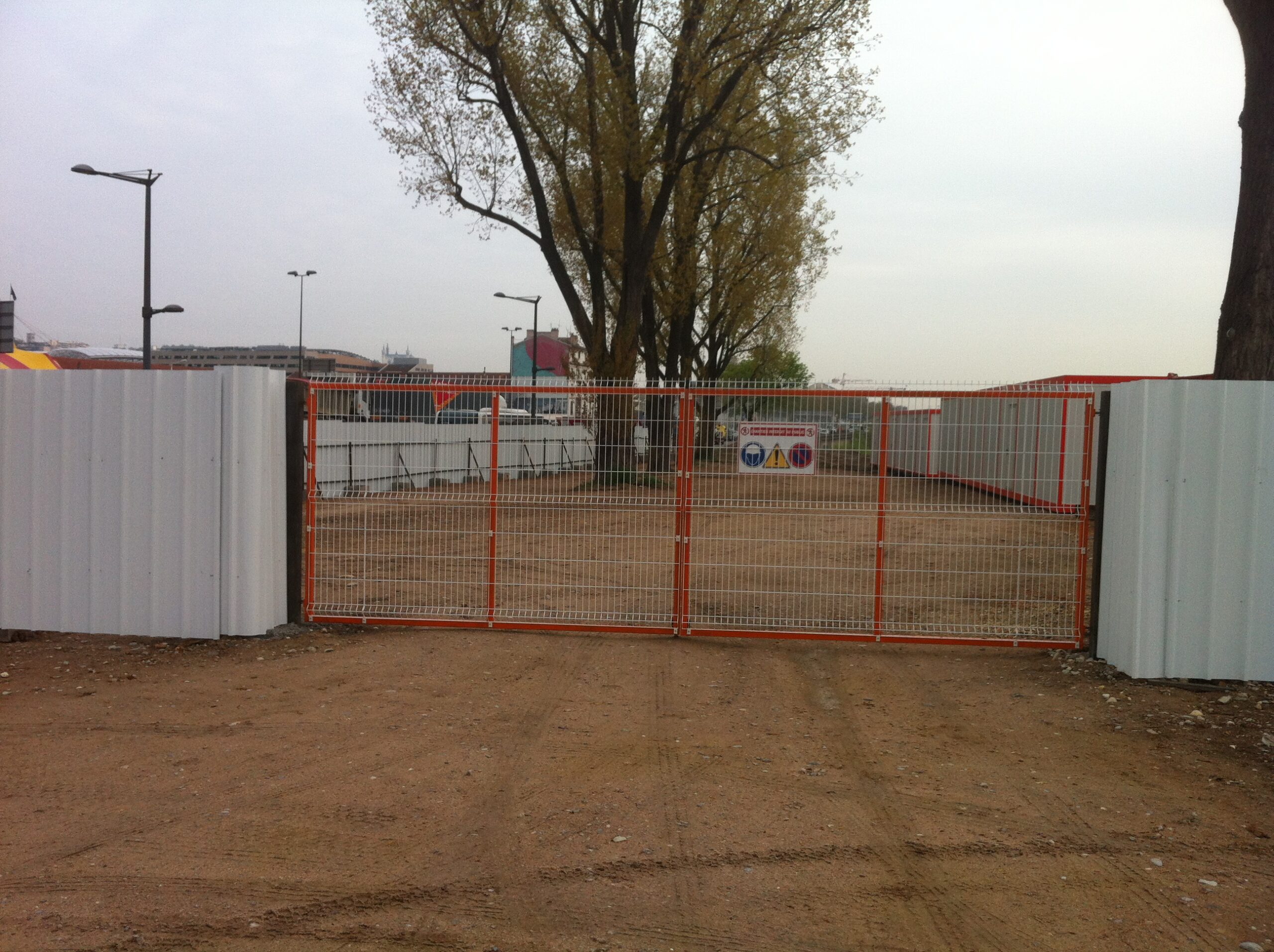 PORTAIL BATTANT DE CHANTIER